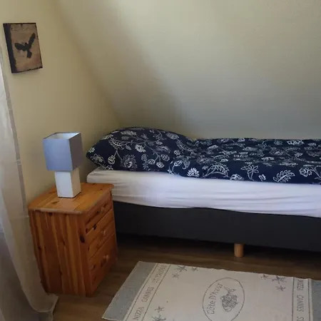 4 Personen Mit Zwei Duschen Und Toiletten In Zweiter Reihe Zum Deich In Prázdninový dům *