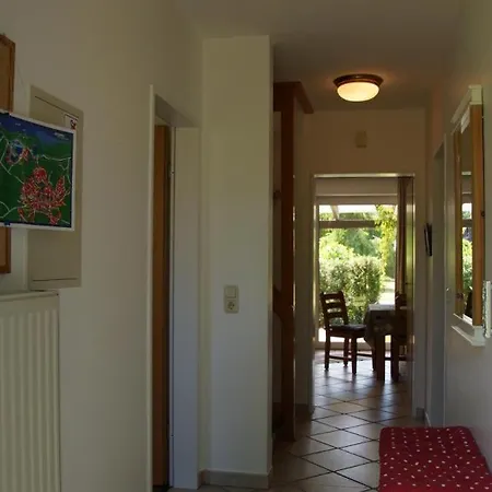 4 Personen Mit Zwei Duschen Und Toiletten In Zweiter Reihe Zum Deich In Prázdninový dům