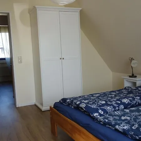 بيت للعطل 4 Personen Mit Zwei Duschen Und Toiletten In Zweiter Reihe Zum Deich In *