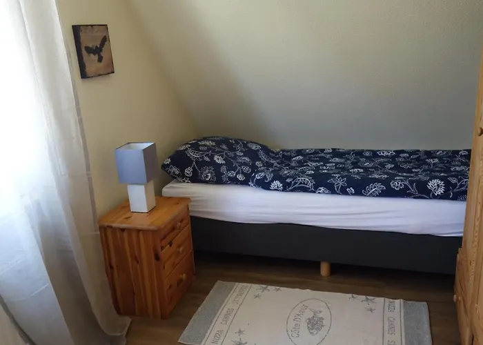 4 Personen Mit Zwei Duschen Und Toiletten In Zweiter Reihe Zum Deich In 度假居 *