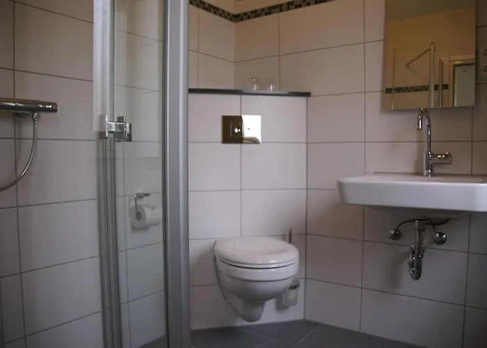 4 Personen Mit Zwei Duschen Und Toiletten In Zweiter Reihe Zum Deich In 度假居 奥滕多夫