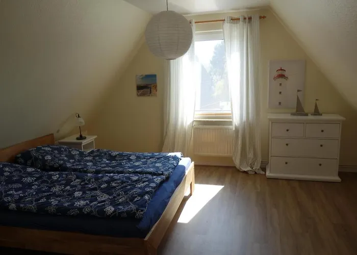4 Personen Mit Zwei Duschen Und Toiletten In Zweiter Reihe Zum Deich In